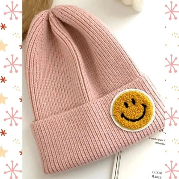 Beanie Smiley Face Unisex Hat Blush OS - Picture 1 of 3